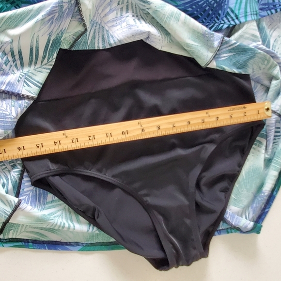 Fit 4 U One-piece Swimsuit Size 18W Leaf Print Skirted Tropical Beach NEW - Picture 10 of 15